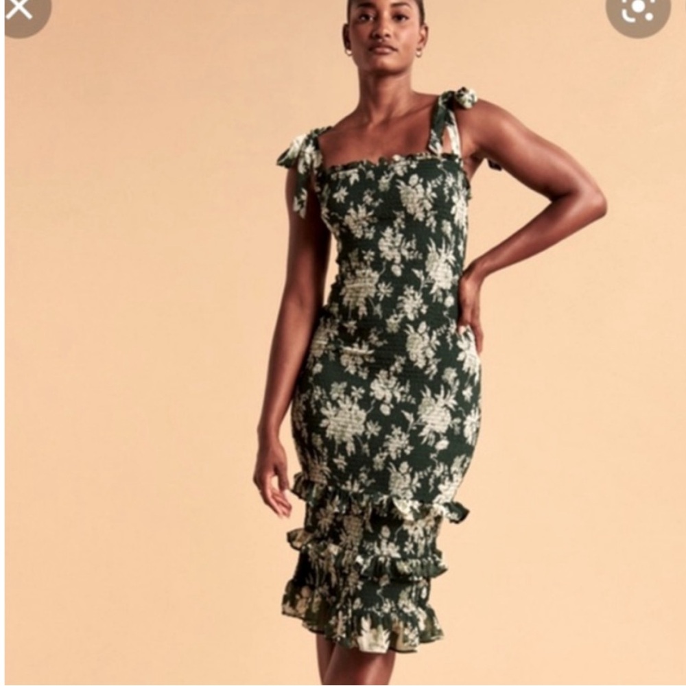 Abercrombie & Fitch Tie-Strap Smocked Midi Dress | Green | Size Small